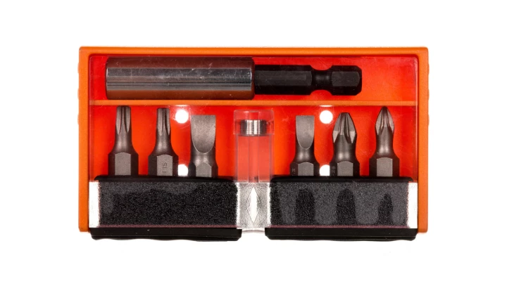 Końcówki wkrętakowe z uchwytem 06-101 /zestaw 7 szt./