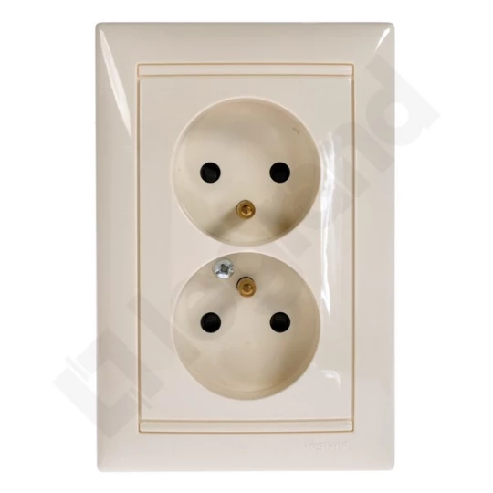 VALENA Gniazdo podwójne z/u 16A IP20 kremowe 774178