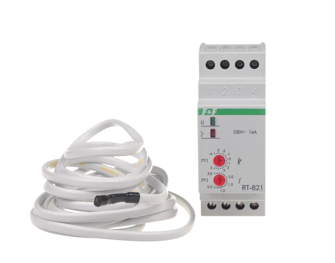 Regulator temperatury RT-821