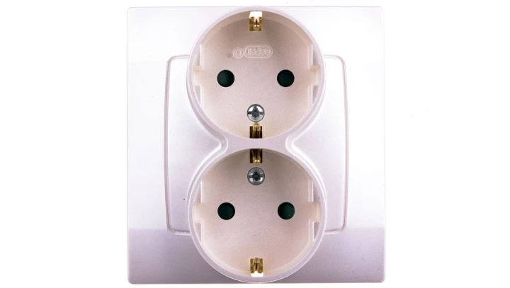 KARO Gniazdo podwójne z/u Schuko z przesłonami ecru perłowy GP-2SSP/42