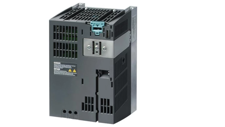 Falownik 3kW Uwe=3x380-480V, Uwy=3x400V/7,7A z reyzstorem hamującym Sinamics G120 6SL3224-0BE23-0UA0