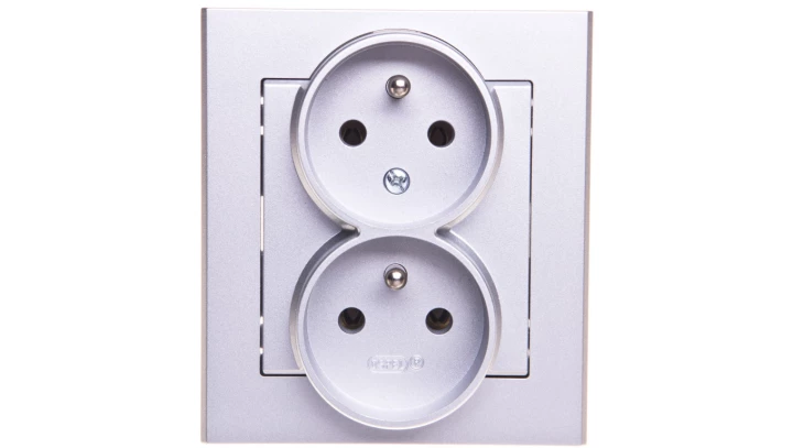 SONATA Gniazdo podwójne z/u z niezmiennością faz srebro mat GP-2RC/38