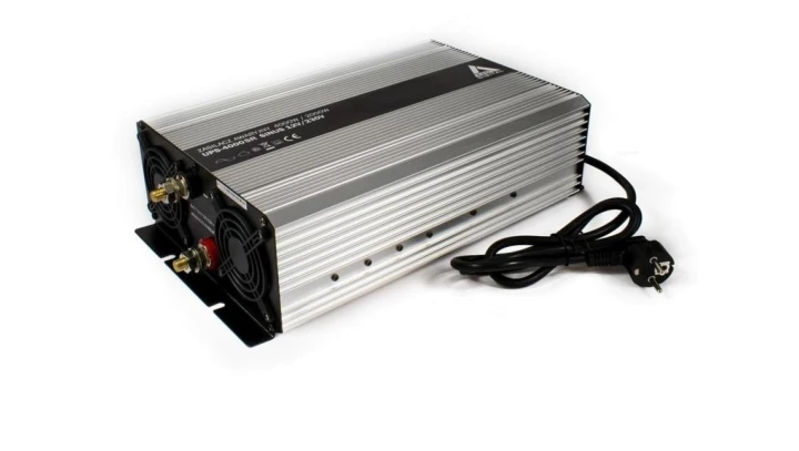 Zasilacz awaryjny (UPS + AVR) 12V UPS-4000SR Sinus 4000W/2000W 12V/230V