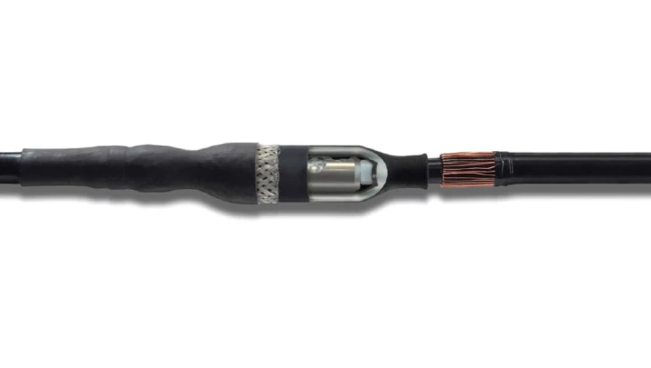 Zminokurczliwa mufa przelotowa do kabli ekranowanych w izolacji z tworzyw sztucznych 12/20kV zestaw na 1 fazę ze złączką śrubową