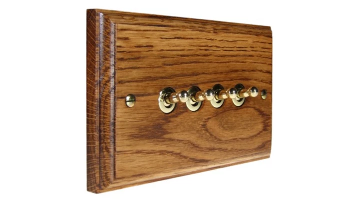 Łącznik uniwersalny schodowy poczwórny 10A 230V dźwigniowy 96x156mm - kolor ciemny dąb W-ET4.1MO