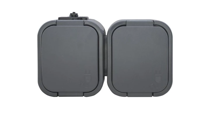 B2 Gniazdo podwójne 2P+Z bryzgoodporne z klapką w kolorze wyrobu IP54 szary 00060278