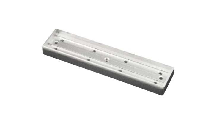 Uchwyt montażowy do drzwi przeciwpożarowych