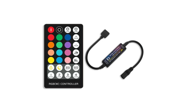 Kontroler led RGBW RF-M5 6A 5-24VDC 5V-30W 12V-72W 24V-144W wtyczkowy mini radiowy czarny