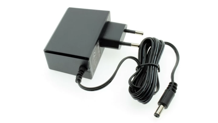 Zasilacz impulsowy 9V 2A 18W wtyk 2,1x5,5 mm PRO1809W2E