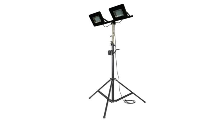 Maszt oświetleniowy z podnośnikiem LED SMD LM2x150R 2x150W z kratką ochronną 6500K 27000lm IP54 16117