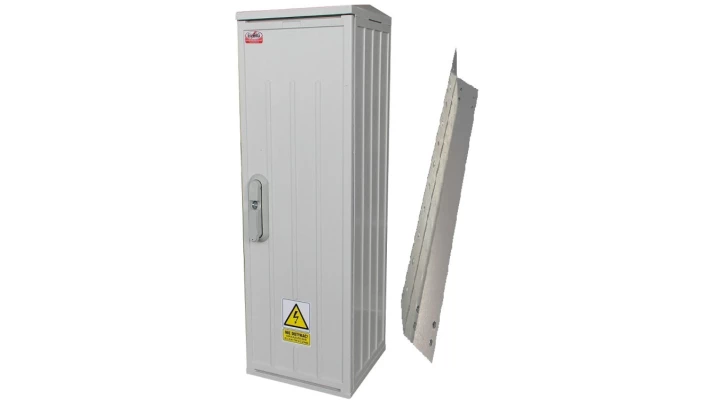 Rozdzielnica elektryczna, obudowa termoutwardzalna z kątownikami typ OZ 26x80 94-270