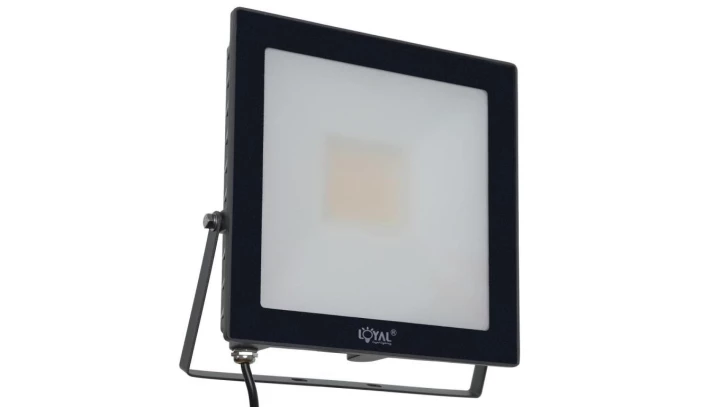 LAMPA Zew. LED Loyal Lighting 7200lm LUMILEDS IP65 4K