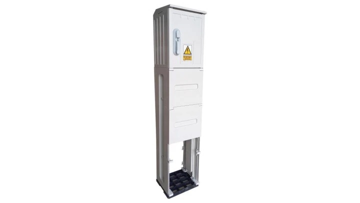 RT 26x40/F Obudowa termoutwardzalna z fundamentem 26x40 IP 44 rozdzielnia elektryczna złącze kablowe