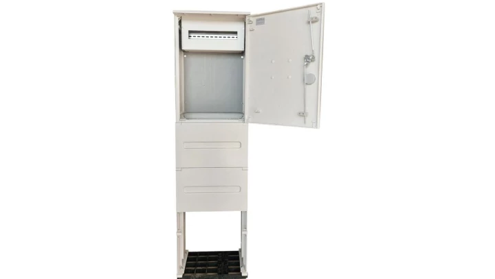 RT 40x60 1xTH z fundamentem obudowa termoutwardzalna 400x600x250 1x15 modułów IP 44 rozdzielnia elektryczna złącze kablowe