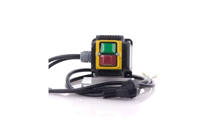 20P2008, Wyłącznik do maszyn, 1 fazowy z przewodem zasilającym 1,6m i przewodem do silnika 0,7m, 3kW