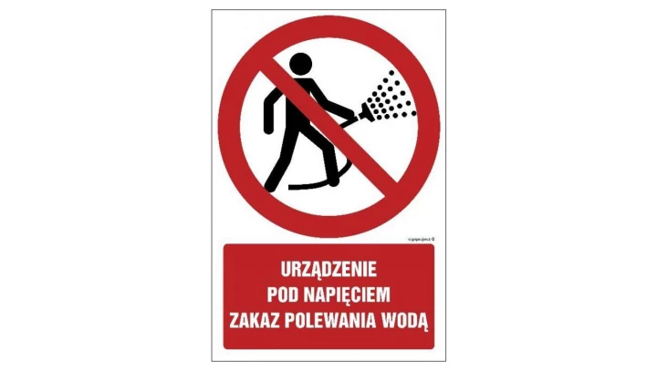 ZNAK - GC084 Urządzenie pod napięciem, zakaz polewania wodą 10 x 15 cm FN - Folia samoprzylepna
