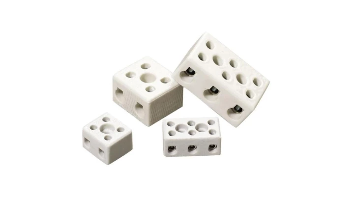 Złączka ceramiczna PT B4-3E - 4 mm² - 3-torowa