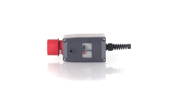 20P3120, wyłącznik silnikowy 3 f z wtykiem zasilającym 3P+N+Z 32A, sterowanie przyciskami, zakres nastaw 20-25A