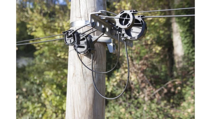 Mini @ Uchwyt odciągowy z trzpieniem dla kabli dropowych Ø 3-4 mm