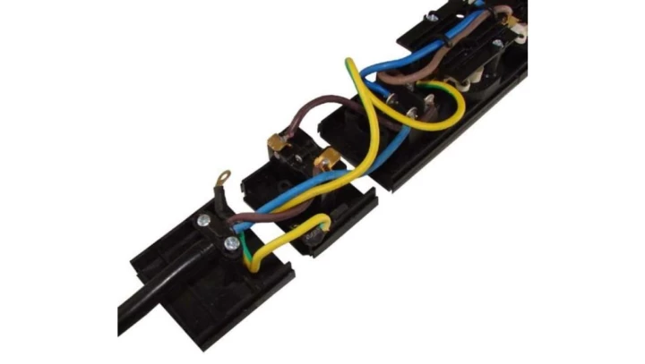 Listwa zasilająca antyprzepięciowa RACK 19 1U 7 gniazd z wyłącznikiem 1,8m