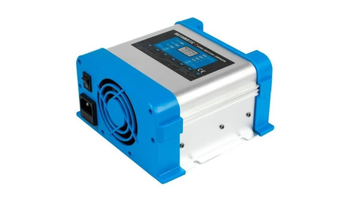 Ładowarka sieciowa 12 V do akumulatorów BC-20 PRO LFP 20A (230V/12V) LCD 7 stopni ładowania