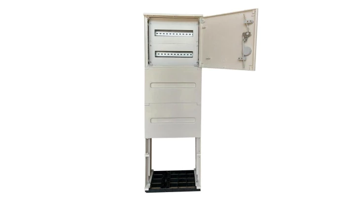 RT 40x40 TH/F Obudowa termoutwardzalna z fundamentem 40x40 2x16 modułów IP 44 rozdzielnia elektryczna złącze kablowe