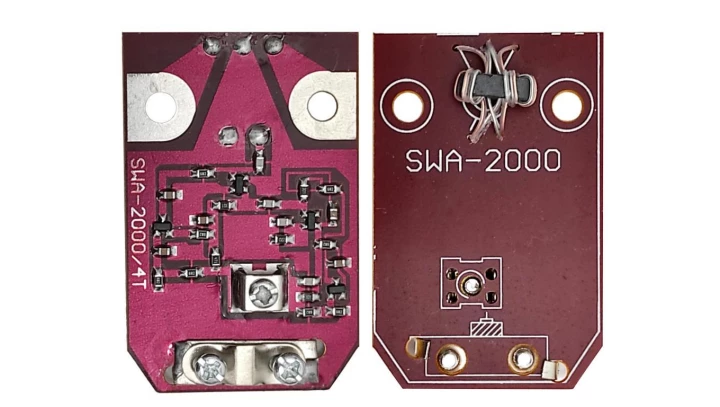 Wzmacniacz anten siatkowych SWA-2000 4T regulowany wzmocnienie 26-34 dB