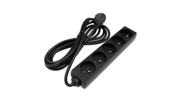 Przedłużacz 5 gniazd 3m z/u 3x1.5mm2 CZARNY