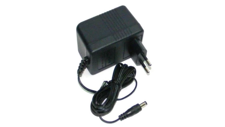 Zasilacz impulsowy wtyczkowy 12VAC 12V AC ~ 1A wtyk DC 2,5/5,5