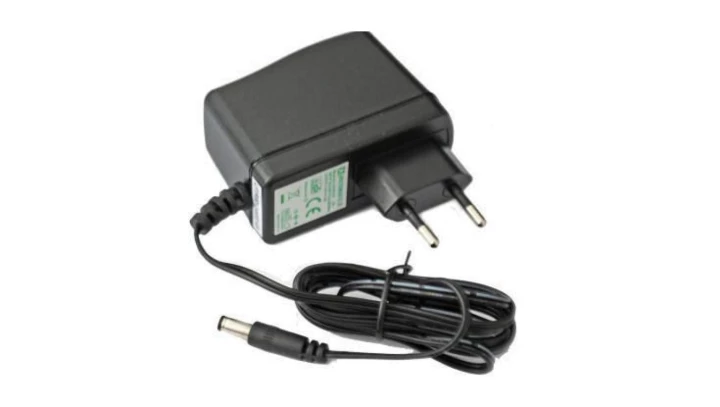 Zasilacz impulsowy wtyczkowy 15V 1,2A 2,1/5,5
