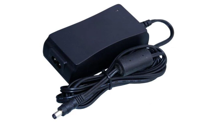 Zasilacz impulsowy 12V 3,15A z kablem AC i filtrem