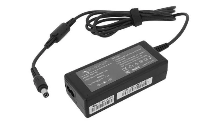 Zasilacz do laptopa Toshiba 15V 4A z wtykiem DC 3,0/6,3