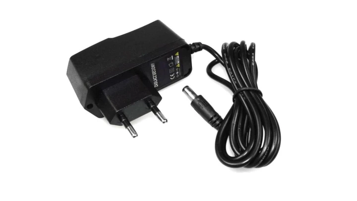 Zasilacz impulsowy wtyczkowy 12V 1,4A wtyk DC 2,1/5,5