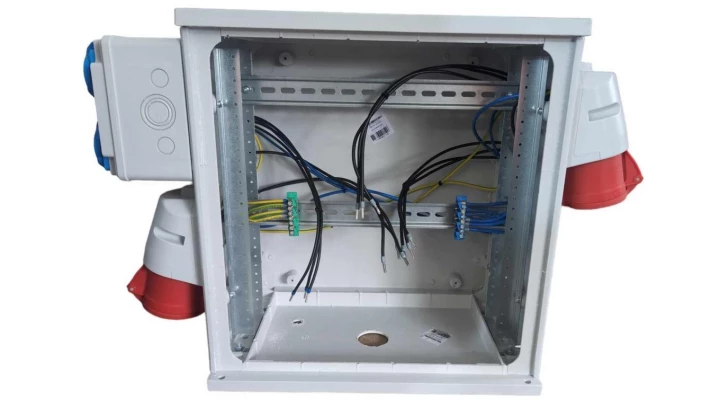 Rozdzielnica elektryczna Partnersite 6x230V, 3x32A Nieuzbrojona