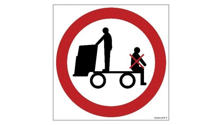 ZNAK - GB028 Zakaz jazdy na urządzeniach transportowych 25 x 25 cm TS - Płyta TD foto.