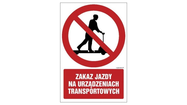 ZNAK - GC015 Zakaz jazdy na urządzeniach transportowych 20 x 30 cm PN - Płyta 1mm