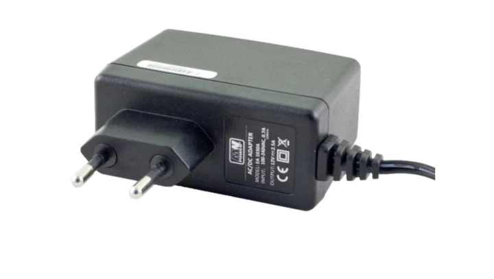 EA 1030A 12V/2,5A