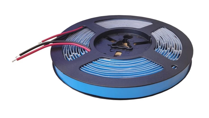 Taśma 300x LED PRO 3528 4,8W/mb biała ciepła IP20 12V 5m