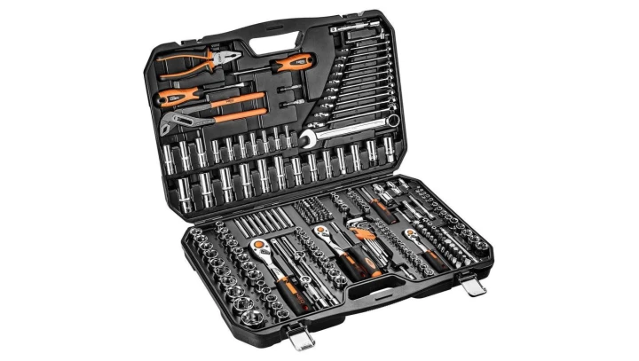 Klucze nasadowe 1/2, 3/8 , 1/4, /zestaw 233 szt./ 10-078