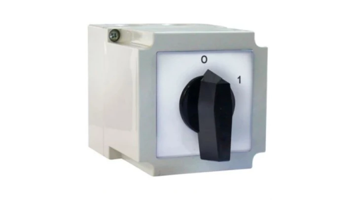 Łącznik krzywkowy 0-1 3P 10A w obudowie IP55 4G10-10-PK R014 63-840306-011