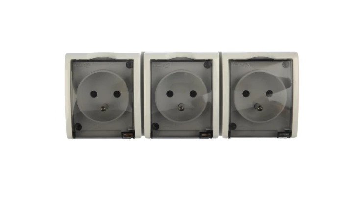 Simon Aquarius Gniazdo hermetyczne potrójne z/u IP54 z klapką dymną białe AQGZ1-3/11a