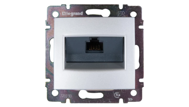 VALENA Gniazdo telefoniczne aluminium 1xRJ45 5e UTP 770230