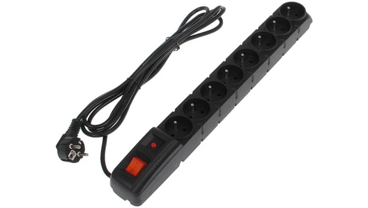 Przedłużacz przeciwprzepięciowy 8-gniazd z/u ACAR S8 FA RACK 19 3m czarny