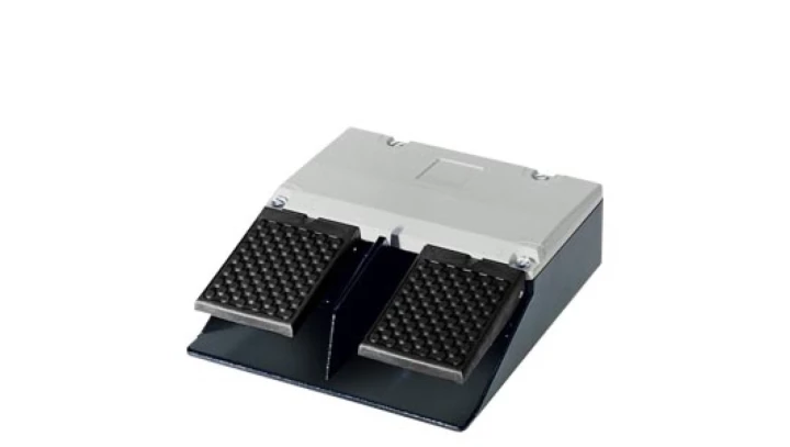 Przycisk nożny podwójny bez osłony bez samopowrotu szary metal 1Z 1R 1 krok IP65 3SE2932-0AB20