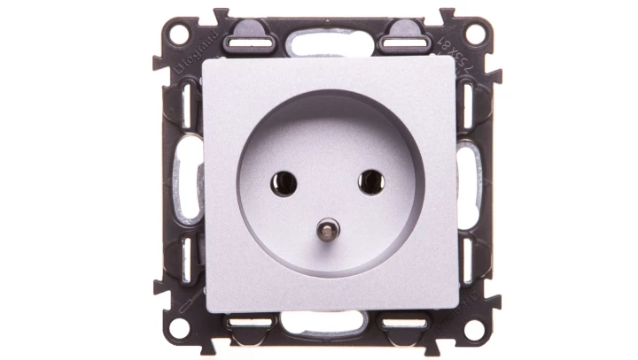 VALENA LIFE Gniazdo pojedyncze z/u 2P+Z aluminium 753381