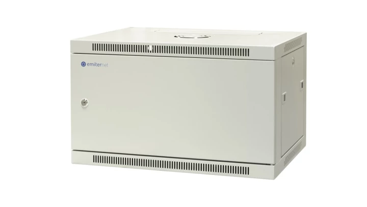 Szafa wisząca niedzielona 19 6U, drzwi całe z blachy, ściągane osłony boczne z zamkiem,600×450×370 szer./gł./wys. mm RAL: szaf