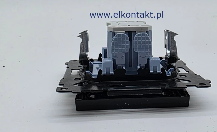 Simon 55 Łącznik jednobiegunowy (moduł) 10 AX, 250 V~, szybkozłącza Czarny mat TW1.01/149