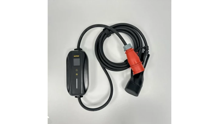 Adapter EVSE 11kW 3P16A CEE, wyświetlacz LCD, przewód 5,5m, złącze Typu 2, z pokrowcem, MEV11DNNNN5T2