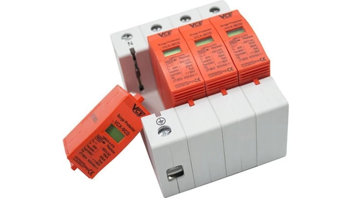 Ogranicznik przepięć typu T1+T2+T3 (B+C+D) 4P 7kA ochronnik VCX