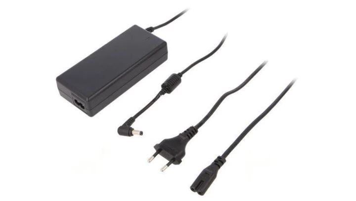 Qoltec Zasilacz 90W 19V 4.9A 5.5*2.5 +kabel zasilający